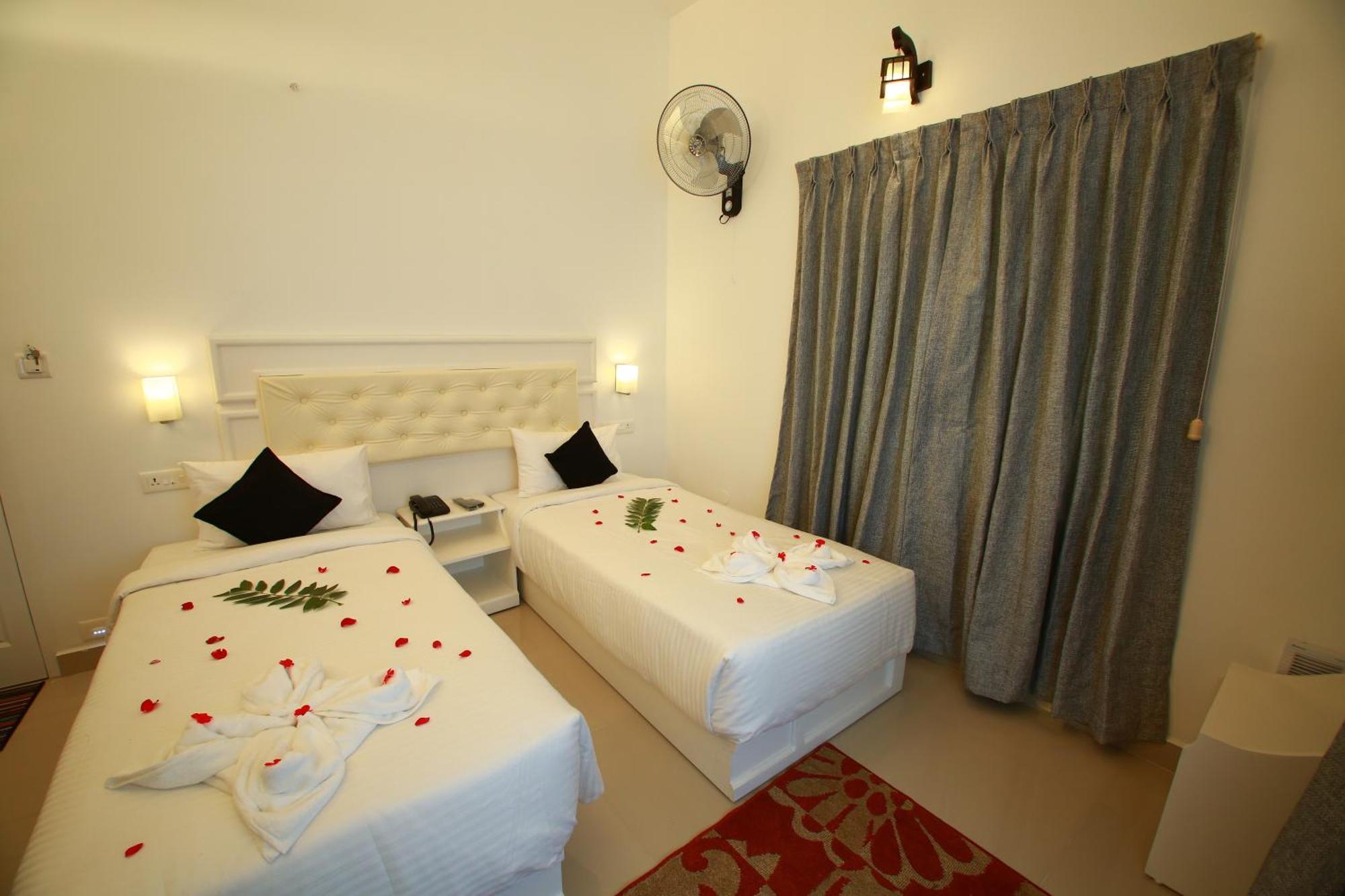 Olive Periyar Apartment Thekkady Exterior photo
